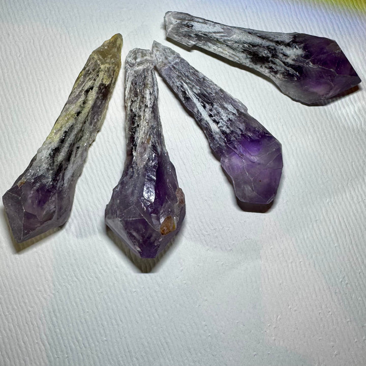 Kuvassa ametisti kärkiä
Amehtyst points in picture