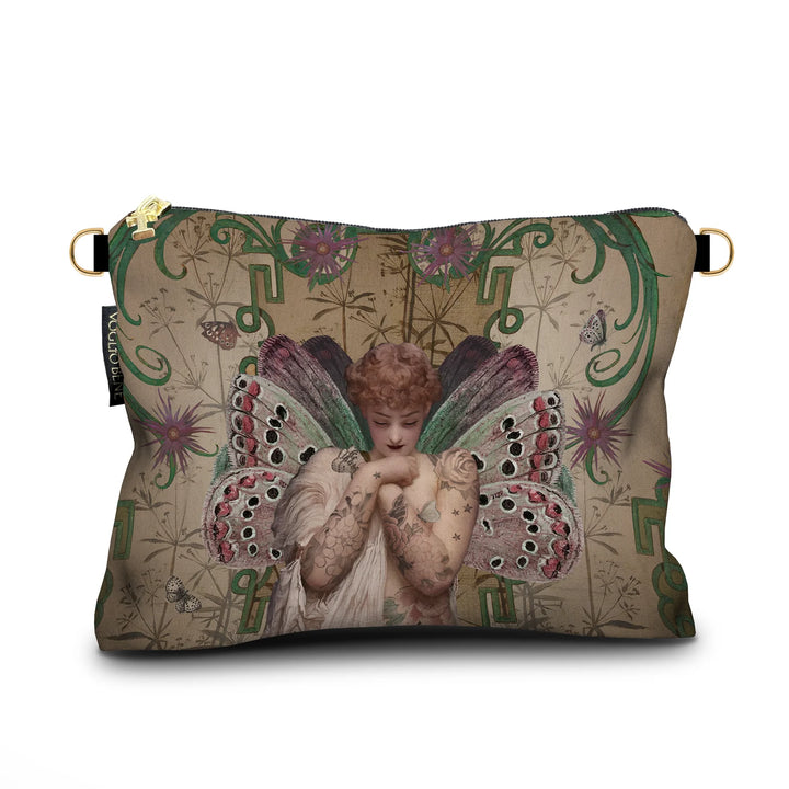 Voglio Bene Angel samettilaukku, taidekuvitettu siivekäs enkeli ja perhoset, kullanväriset kiinnitysrenkaat olkahihnalle. - Voglio Bene Angel velvet bag featuring an illustrated winged angel and butterflies, with gold attachments for a shoulder strap.