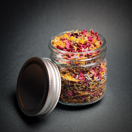 Herbal blend in a glass jar - Face Blend.