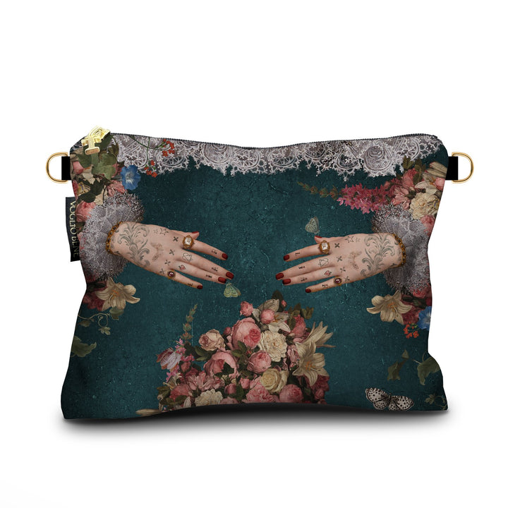 Mano Poderosa velvet bag