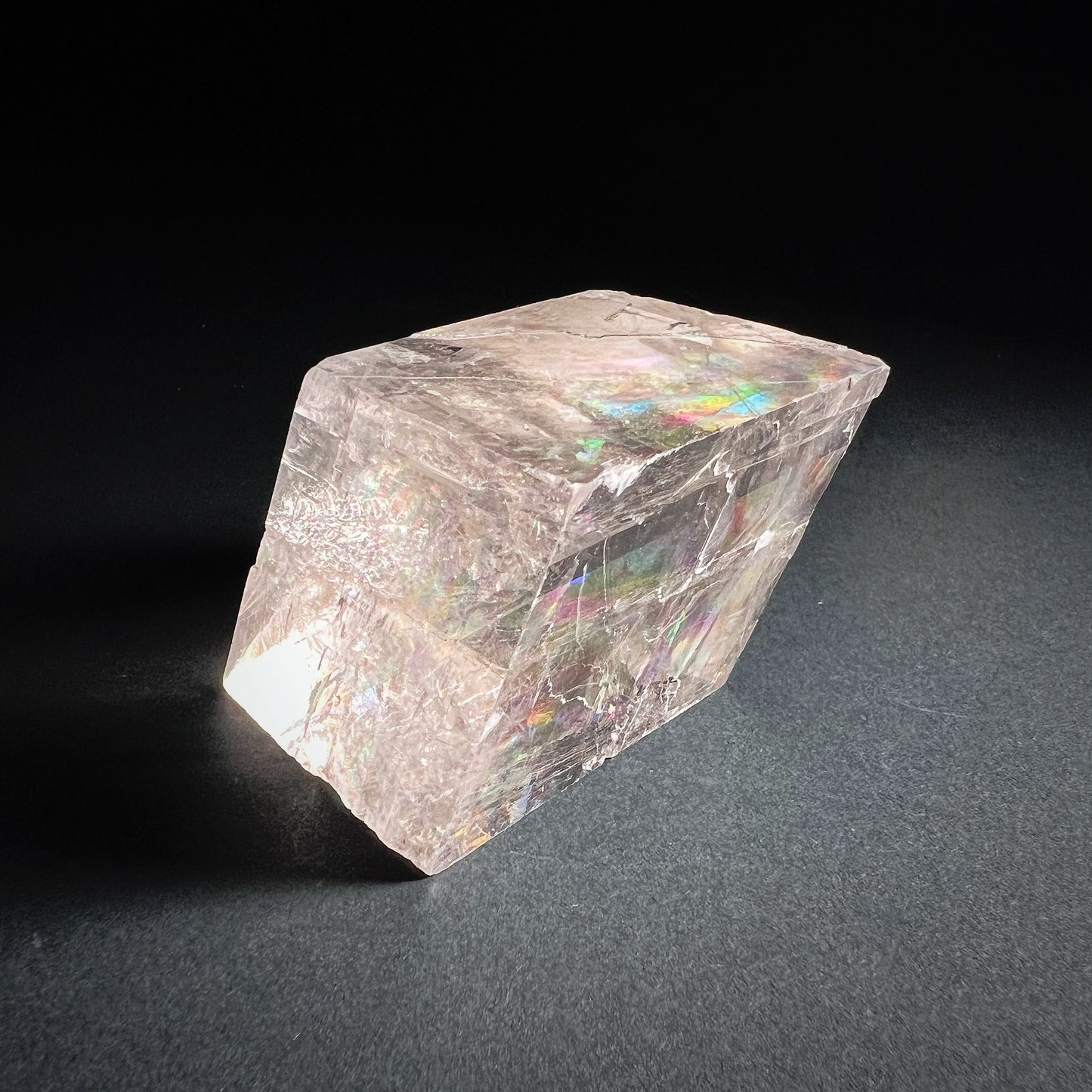 Optinen kalsiitti raakakide - Optical calcite raw crystal