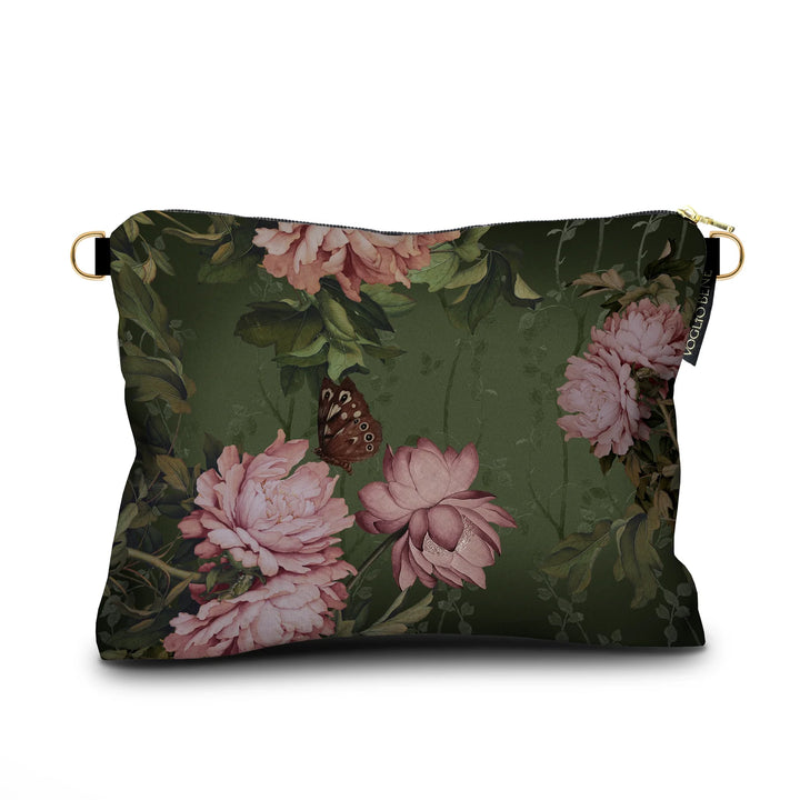 Voglio Bene Porcelaine kukkakuvioinen laukku vihreällä taustalla, vaaleanpunaisia pioneja ja perhonen keskellä, sivuilla kiinnikkeet olkahihnalle. - Voglio Bene Porcelaine floral bag with green background, pink peonies and a butterfly in the center, with side attachments for a shoulder strap.