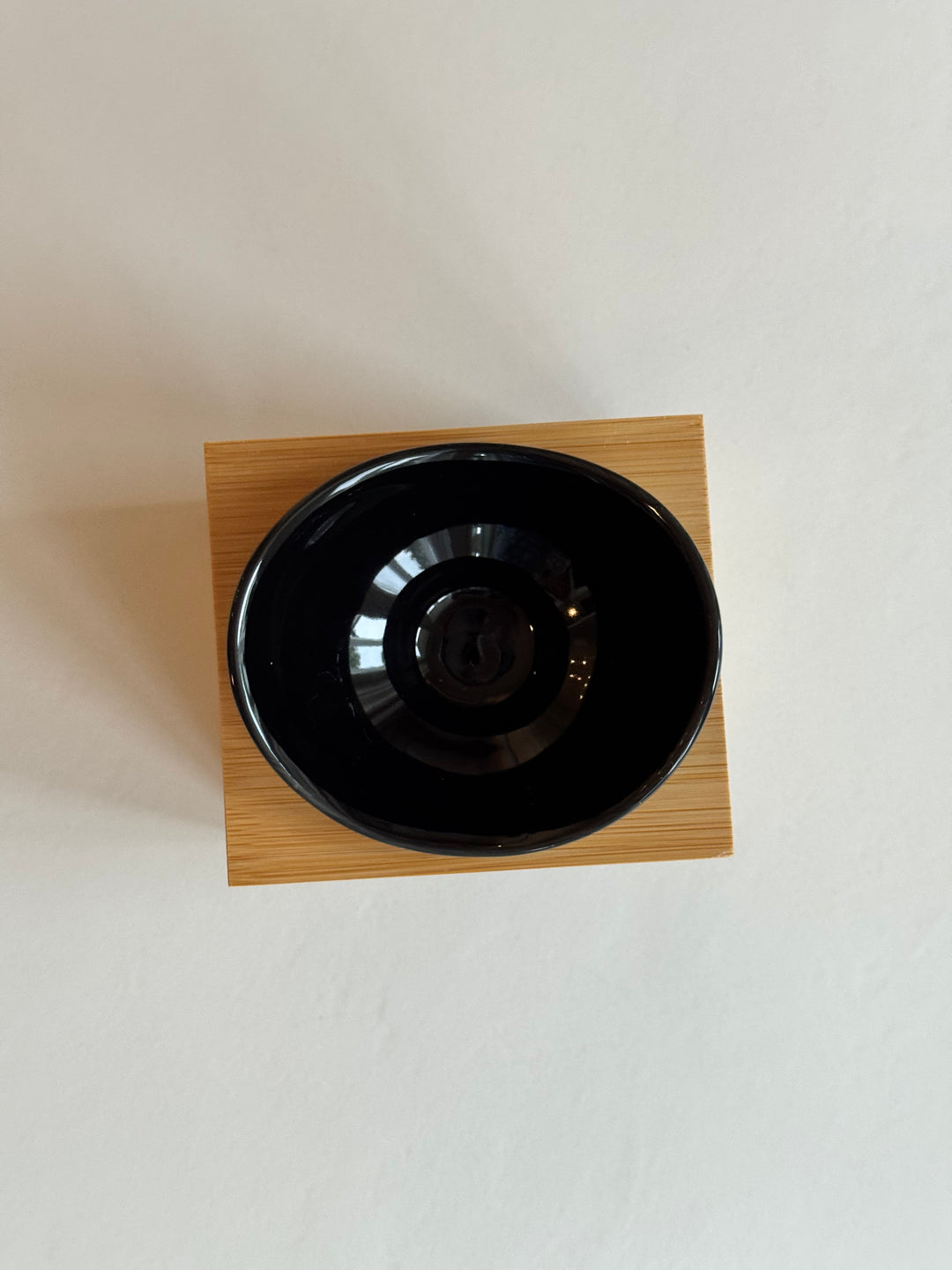 Kalos-tuoksulyhty kuvattuna ylhäältä. - Kalos aroma lamp photographed from above.