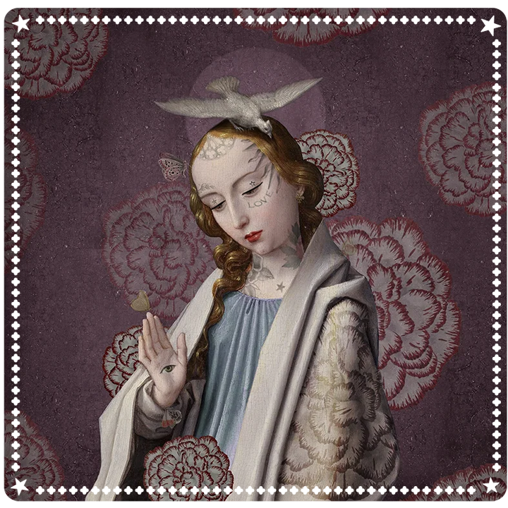 Faith-korttimatto (48x48 cm) huopamaisesta kankaasta, Gerard Davidin The Virgin Annunciate -kuvituksen inspiroima, tarkoitettu tarot- ja oraakkelikorttien tulkintaan. - Faith card mat (48x48 cm) made of felt-like fabric, inspired by Gerard David’s The Virgin Annunciate, for tarot and oracle readings.