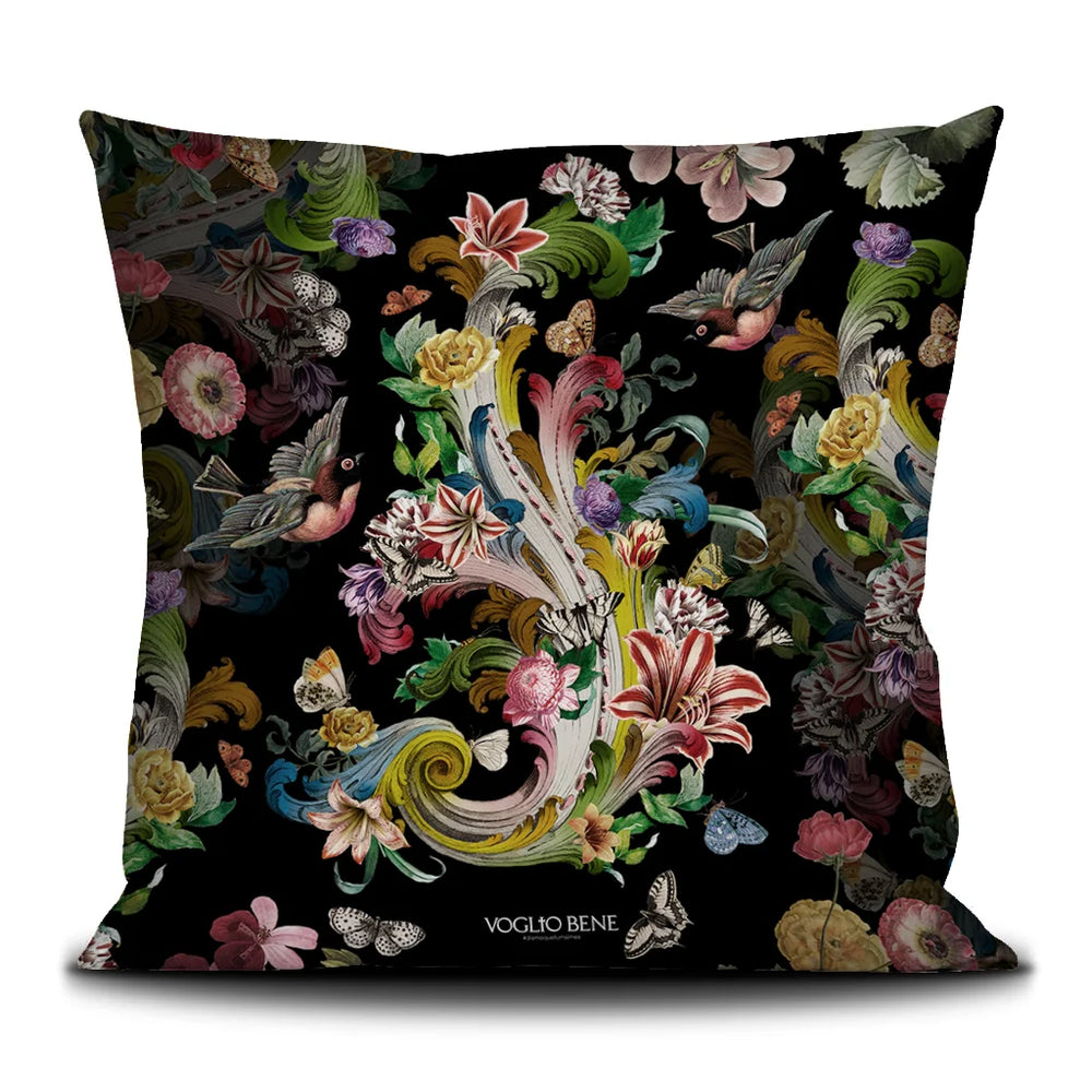 Voglio Bene Rock Flowers -tote bag takanäkymä, jossa sama kuvio jatkuu suurempana lintujen kanssa.
Back view of a Voglio Bene Rock Flowers tote bag, showing a bigger continuation of the pattern with birds.