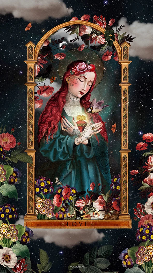 Voglio Bene Likes -seinävaate, jossa keskellä näkyy punahiuksinen nainen ja lintu. Taustalla näkyy kukkia ja avaruus.
Voglio Bene Likes wall tapestry featuring a red-haired woman and a bird at the center. The background shows flowers and outer space.