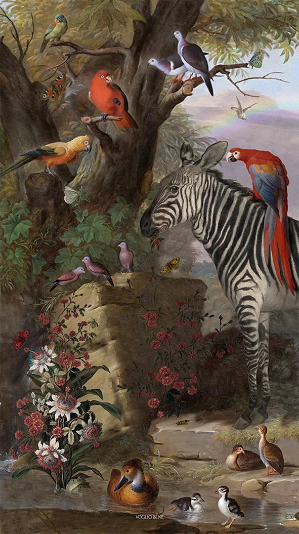 Kuvassa Voglio Bene seinävaate Zebra and Co -kuvituksella, jossa seepra on kuvattuna trooppisten lintujen ja perhosten kanssa vehreässä metsässä.
Voglio Bene tapestry with the Zebra and Co illustration, featuring a zebra among tropical birds and butterflies in a lush forest.