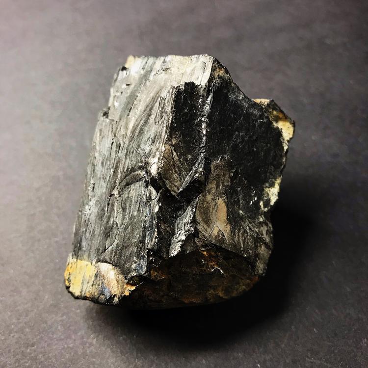Lignite - Black pitch stone