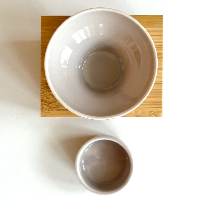 Kaunis tuoksulyhty Yona, tehty bambusta ja keramiikasta. Kuva ylhäältä.