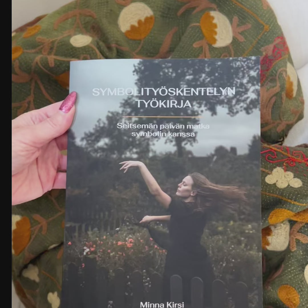 Symbolityöskentelyn työkirja – Seitsemän päivän matka symbolin kanssa (painettu kirja)